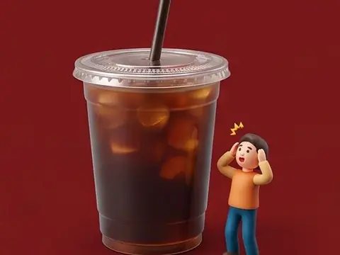사람 키만 한 대용량 아이스커피 그림